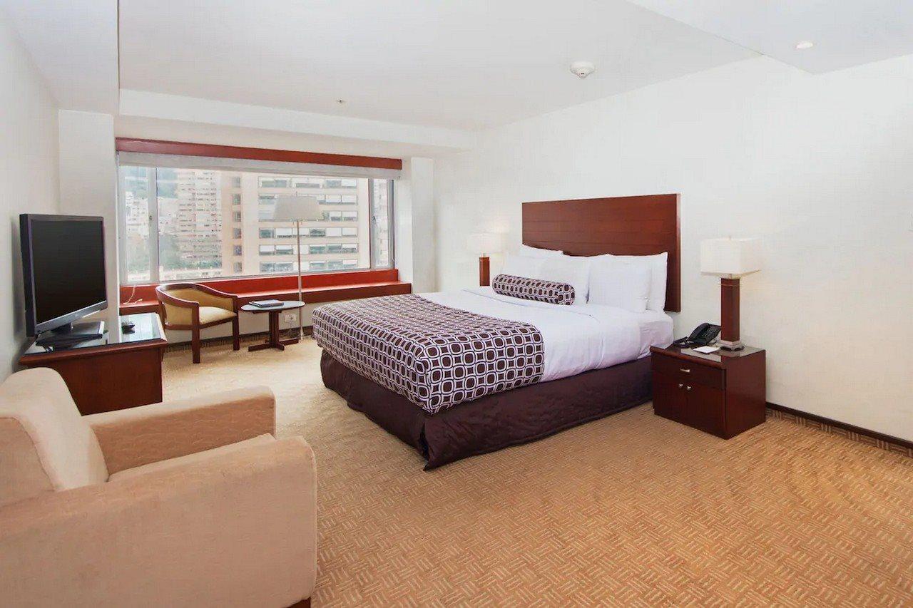 Torre Monserrate Hotel