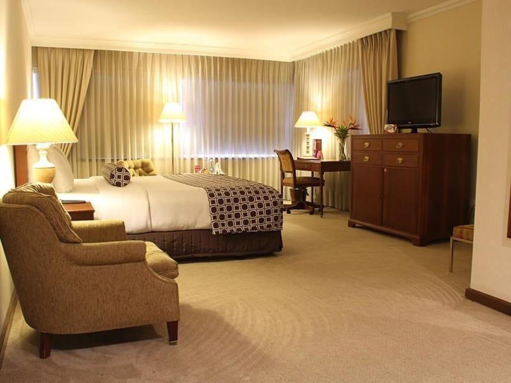 Torre Monserrate Hotel 5*
